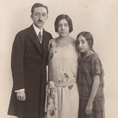 Nusrat al-Saltanah, A‘zam al-Saltanah, and Marziyah Khanum, ca. 1924